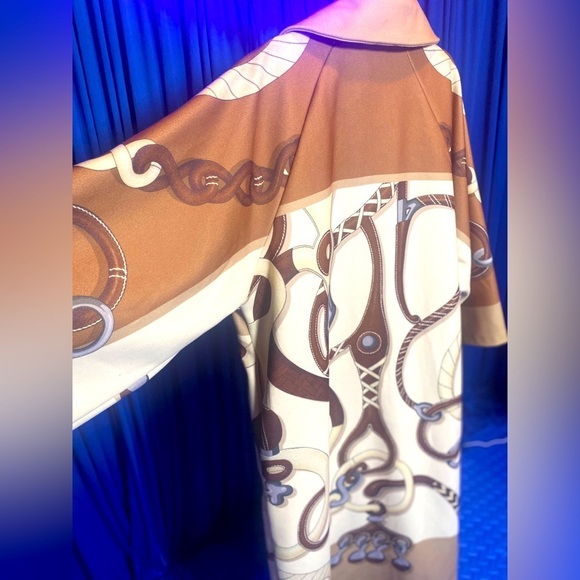 Brown, Beige, & Cream Oversized Coat w/Chain Links Pattern Design, NWT - Picture 9 of 13